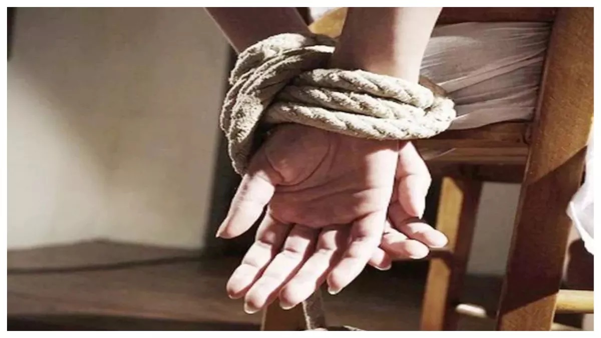 कांकेर की 35 लड़कियां झारखंड में बनाया बंधक, सूचना मिलते ही प्रशासन में मचा हड़कंप