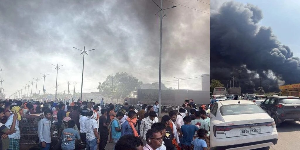 कबाड़ी गोदाम में भड़की भीषण आग, आसपास के कई शो-रूम खाली कराए गए