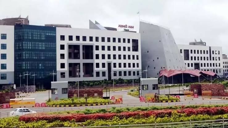 अब मंत्रालय में रिटायर्ड कर्मचारी संभालेंगे जिम्मेदारी, युवाओं की जगह बुजुर्गों की एंट्री