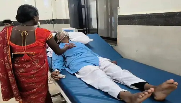 स्कूल में एक-एक कर बेहोश हुईं कई छात्राएं, एक की हालत गंभीर, अस्पताल में भर्ती