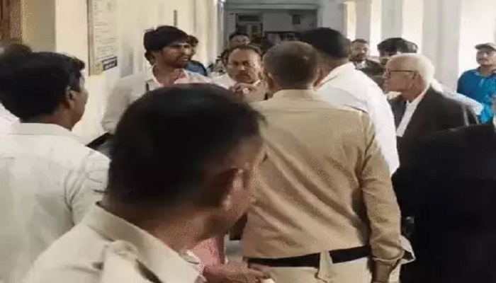 पुरानी रंजिश को लेकर हुआ विवाद; दोनों पक्षों पर केस
